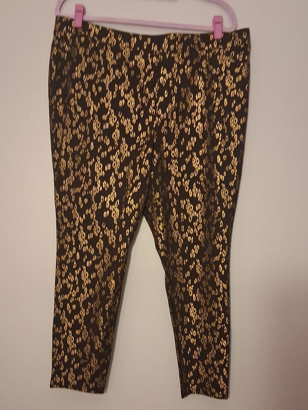 Ashro Black Leggings with Metallic Gold Leopard Accents Elastic Waist Sz1X NWOT.